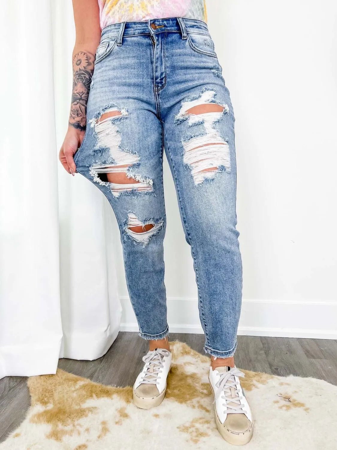 Distressed Skinny Jeans - Goddess Vibes