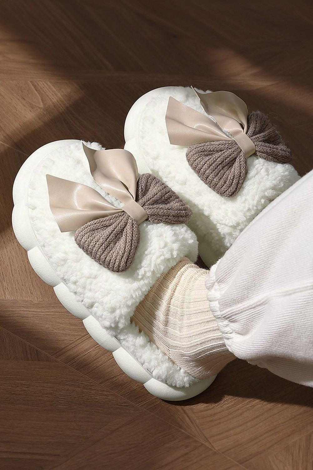 White Contrast Bowknot Applique Plush Winter Slippers (Bow Colors May Differ by Batch) - Goddess Vibes
